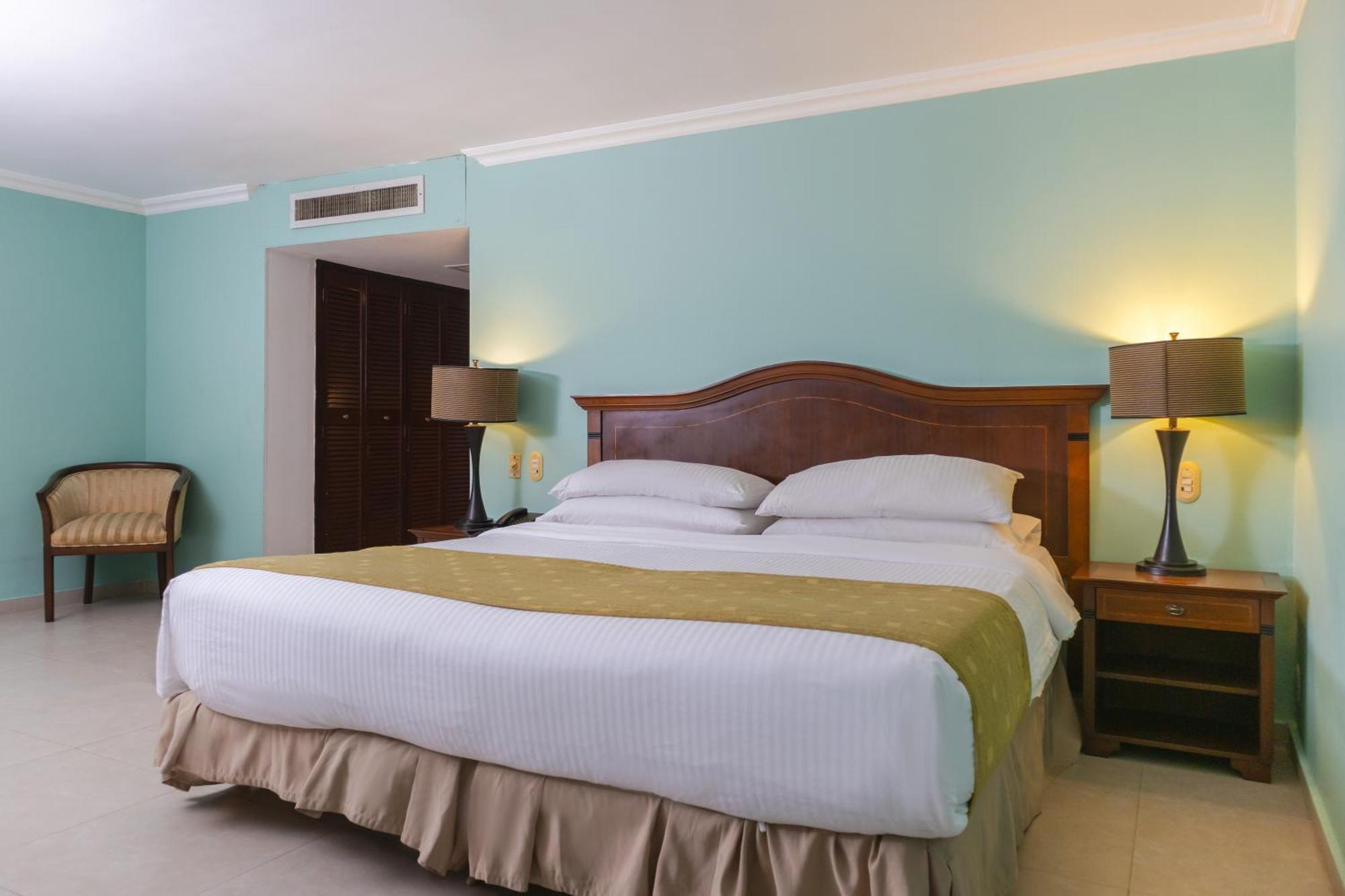 Hotel Faranda Express Puerta Del Sol Barranquilla, A Member Of Radisson Individuals Barranquilla  Exterior photo